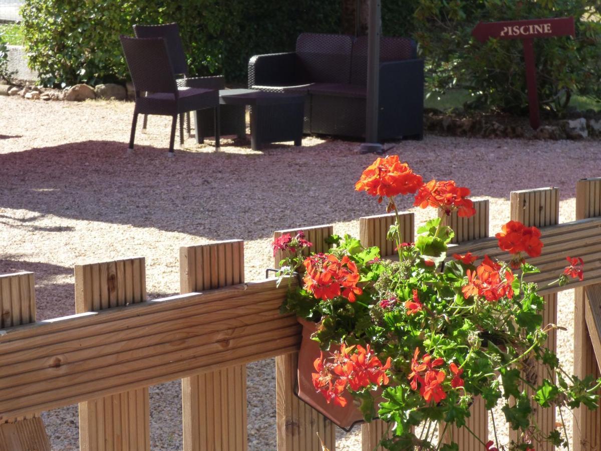 Le Chalet De La Foret Hotel 3 Etoiles Et Restaurant Vierzon Esterno foto