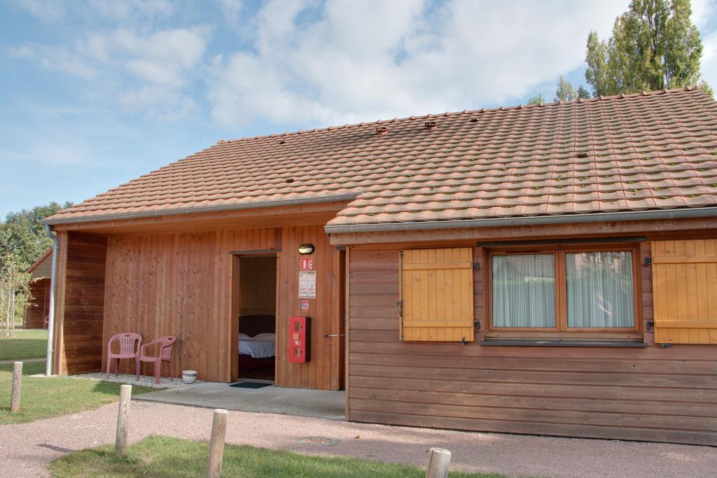 Le Chalet De La Foret Hotel 3 Etoiles Et Restaurant Vierzon Camera foto