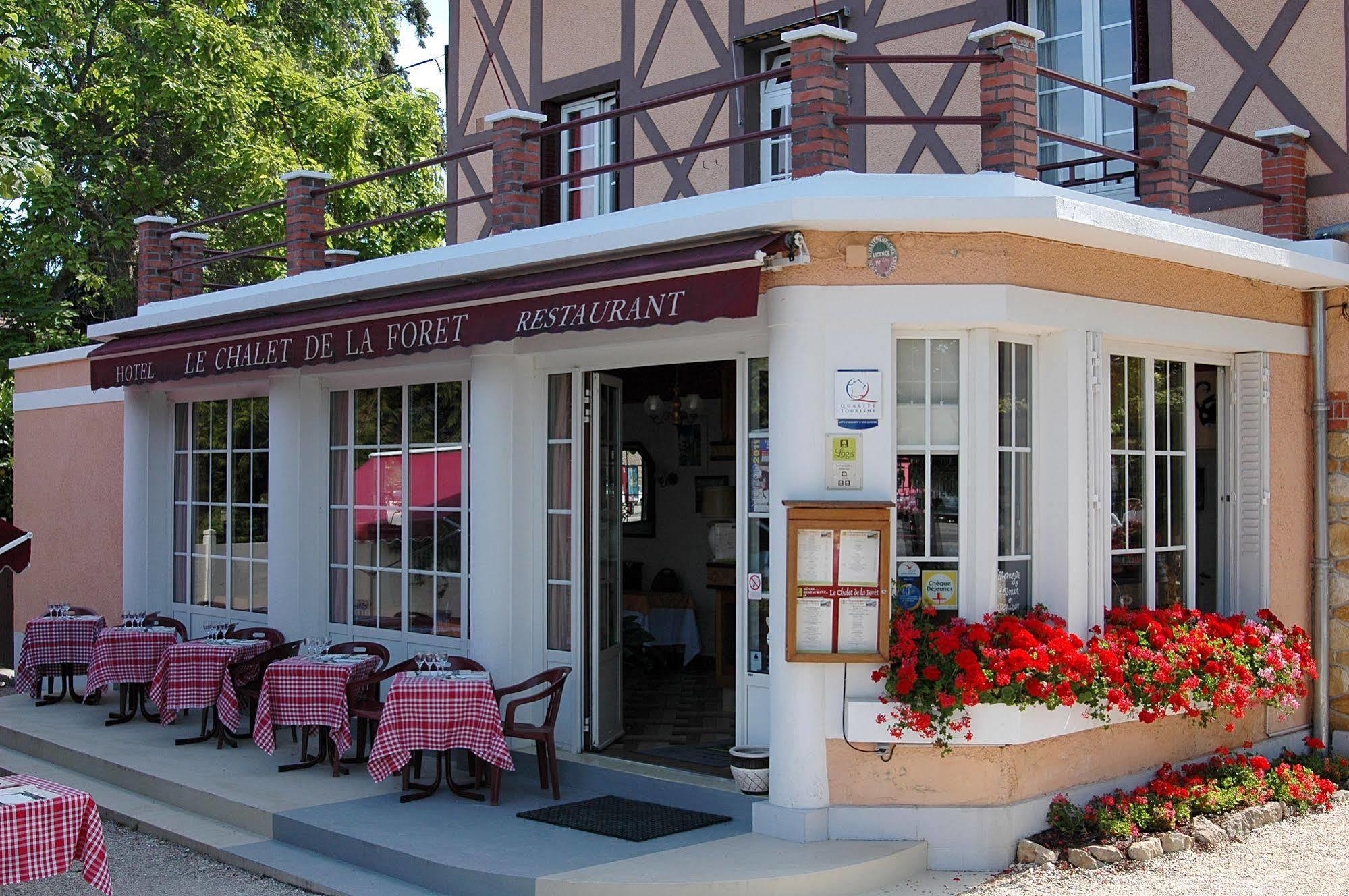 Le Chalet De La Foret Hotel 3 Etoiles Et Restaurant Vierzon Esterno foto