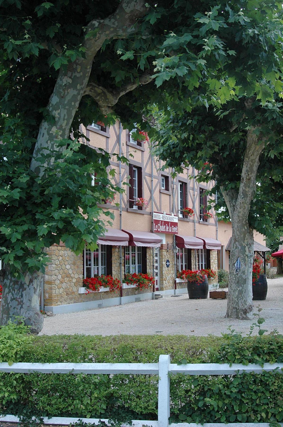 Le Chalet De La Foret Hotel 3 Etoiles Et Restaurant Vierzon Esterno foto