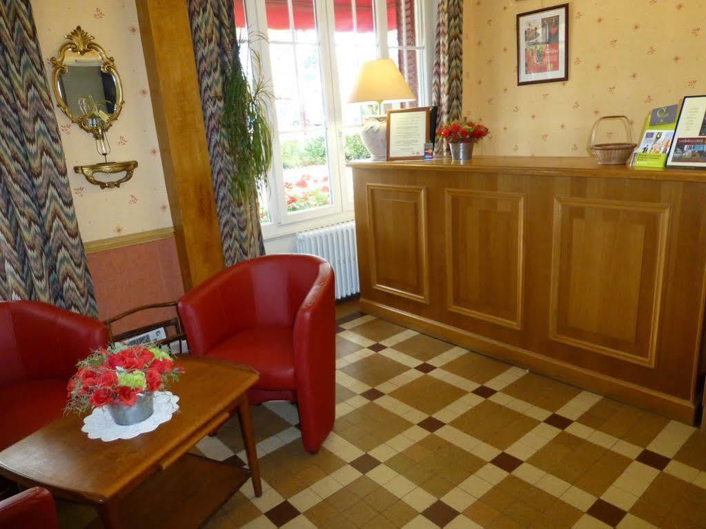 Le Chalet De La Foret Hotel 3 Etoiles Et Restaurant Vierzon Esterno foto