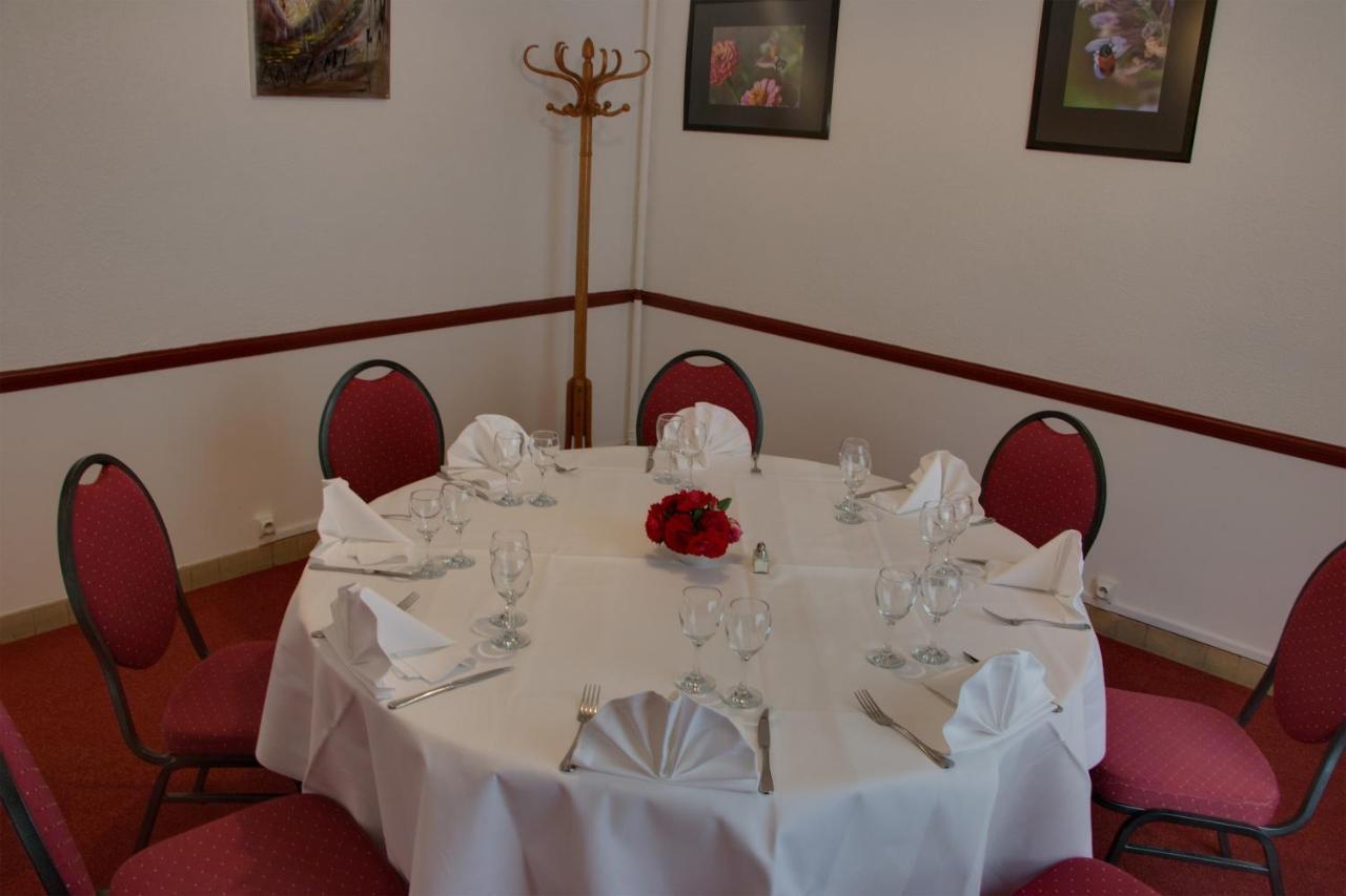 Le Chalet De La Foret Hotel 3 Etoiles Et Restaurant Vierzon Esterno foto